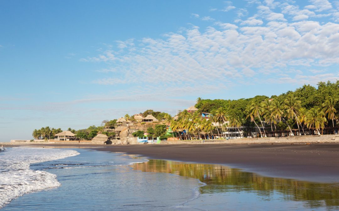 VOLCANS, VILLES COLONIALES, MAYAS ET PLAGE DU SALVADOR